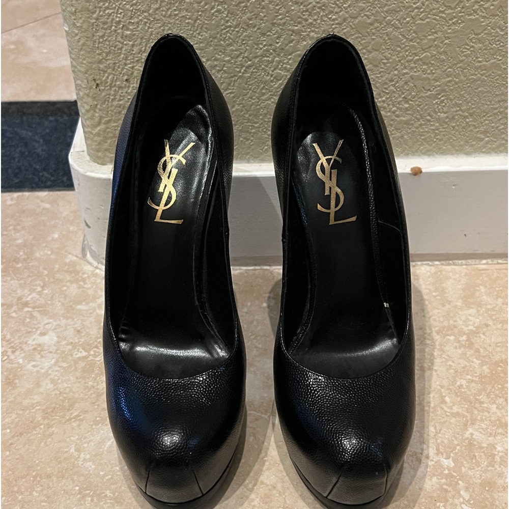 Yves Saint Laurent Black pebbled Leather Tribtoo size 35.5